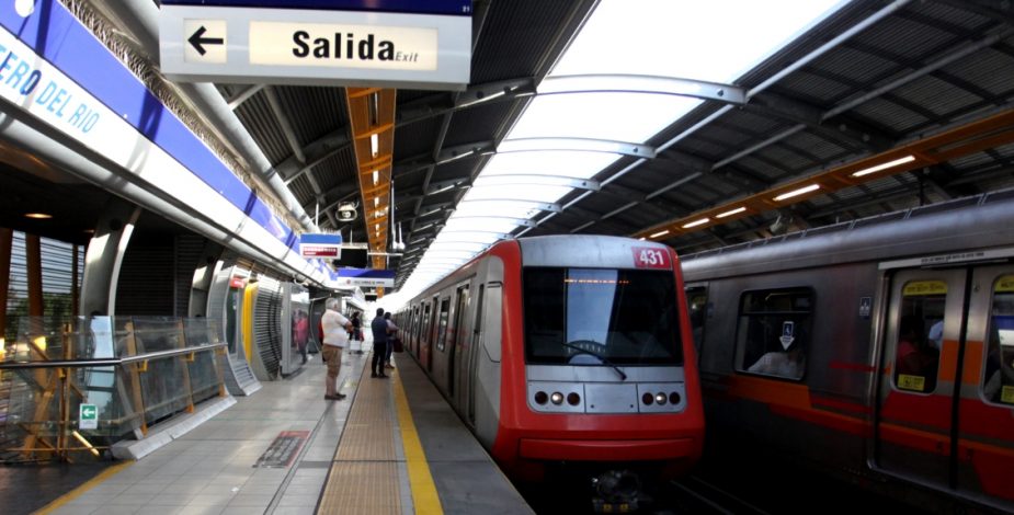 Metro De Santiago Informa Que El Servicio En L Nea Fue Restablecido