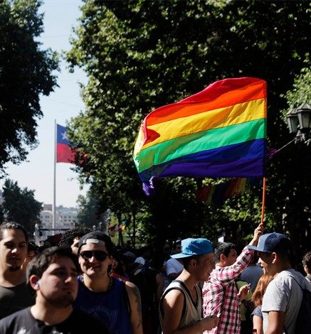 Pareja denuncia a Gendarmería por homofobia