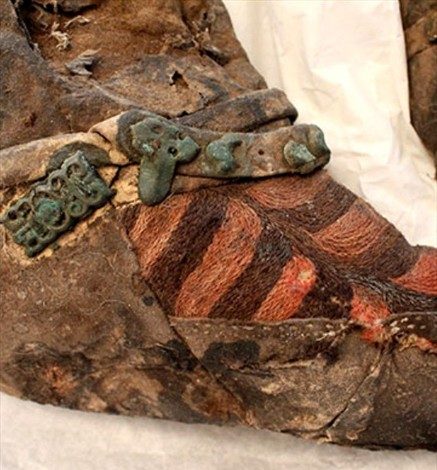Científicos causa de muerte de la milenaria momia "con zapatillas
