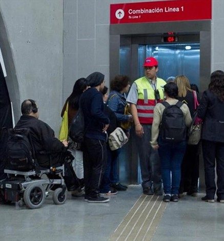 Joven en silla de ruedas que protagonizó imagen indignante: Empezaron a decir que tenían dolores