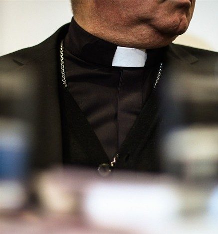 Fiscalía mantiene 36 causas vigentes contra miembros de la Iglesia Católica por abuso sexual