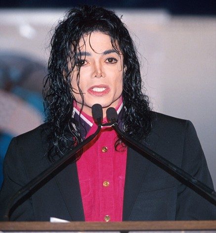 Exempleada de Michael Jackson aseguró que le encontraba ropa interior de  niños y vaselina