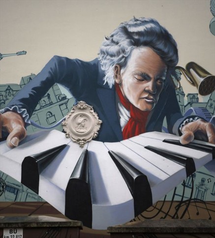 "Ciudadano a pata" se prepara para los 250 años del natalicio de Beethoven, y pasó por Villa Baviera