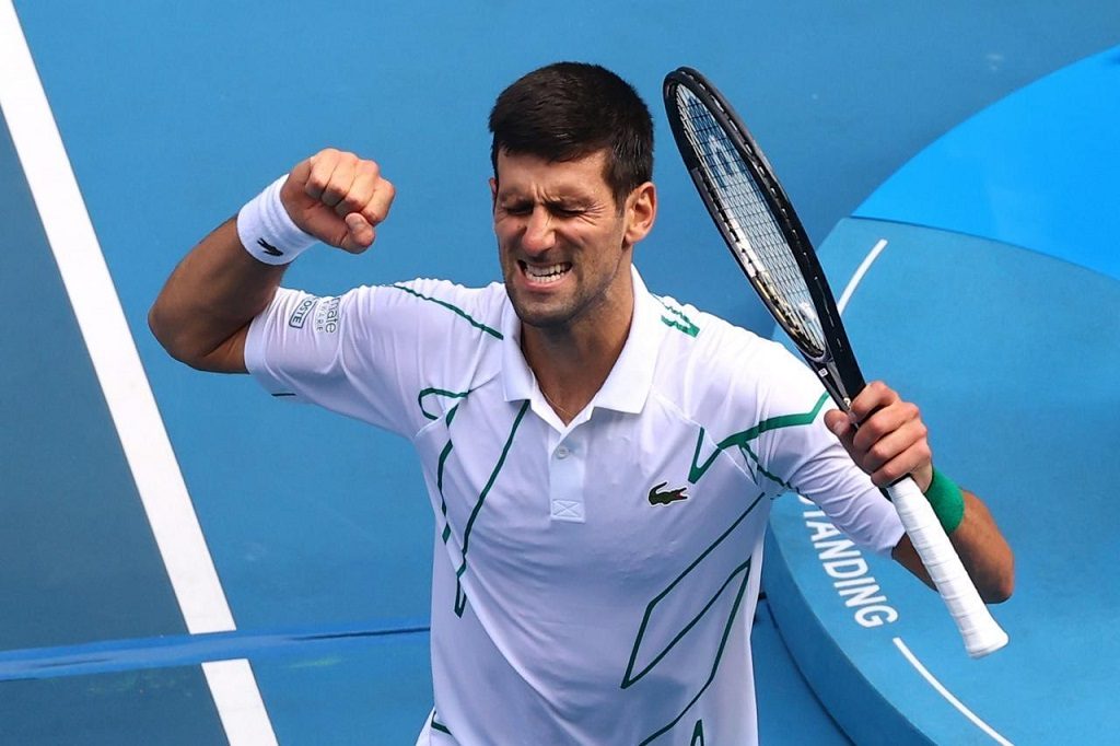 Novak Djokovic sorprendió a todos tras jugar tenis en las calles de Belgrado con unos niños