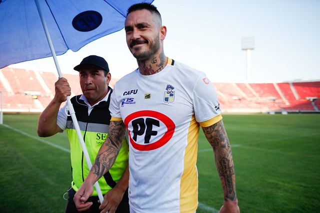 Pinilla sorprende con frase tras anotarle a la U: "Soy un rockstar, inmortal"