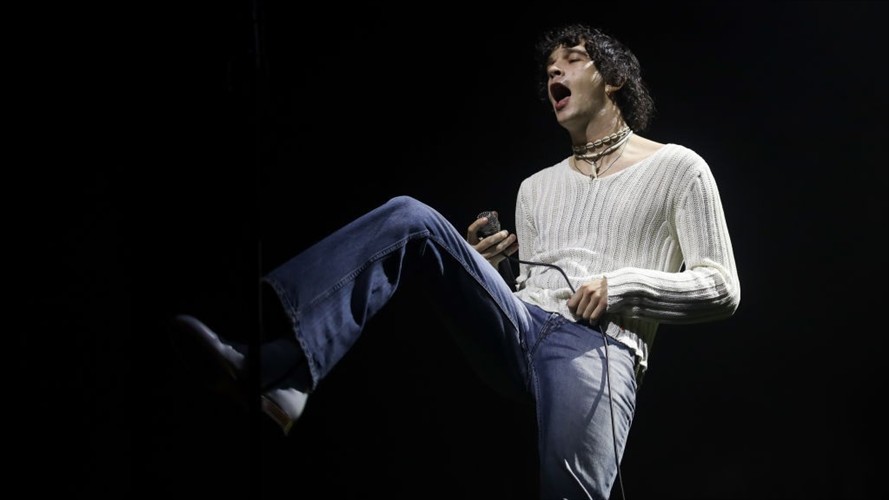 The 1975 cancela show por "enfermedad grave" de su vocalista Matthew Healy