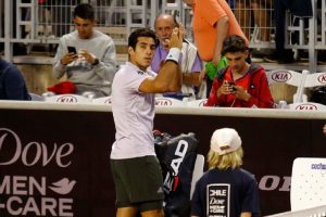 Con mucha angustia Cristian Garin se instaló en los cuartos de final del ATP 250 de Santiago