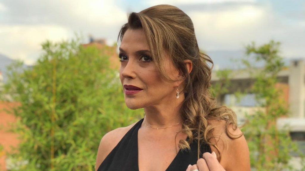 Carolina Arregui se llenó de halagos tras publicar foto al natural a los 54 años