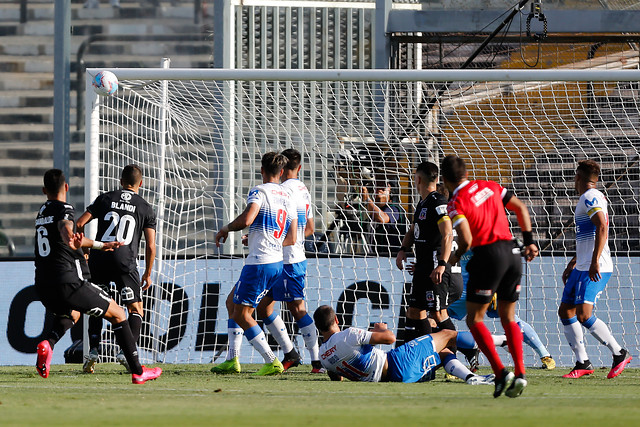 EN VIVO: Se suspendió el partido entre Colo Colo y la UC por incidentes