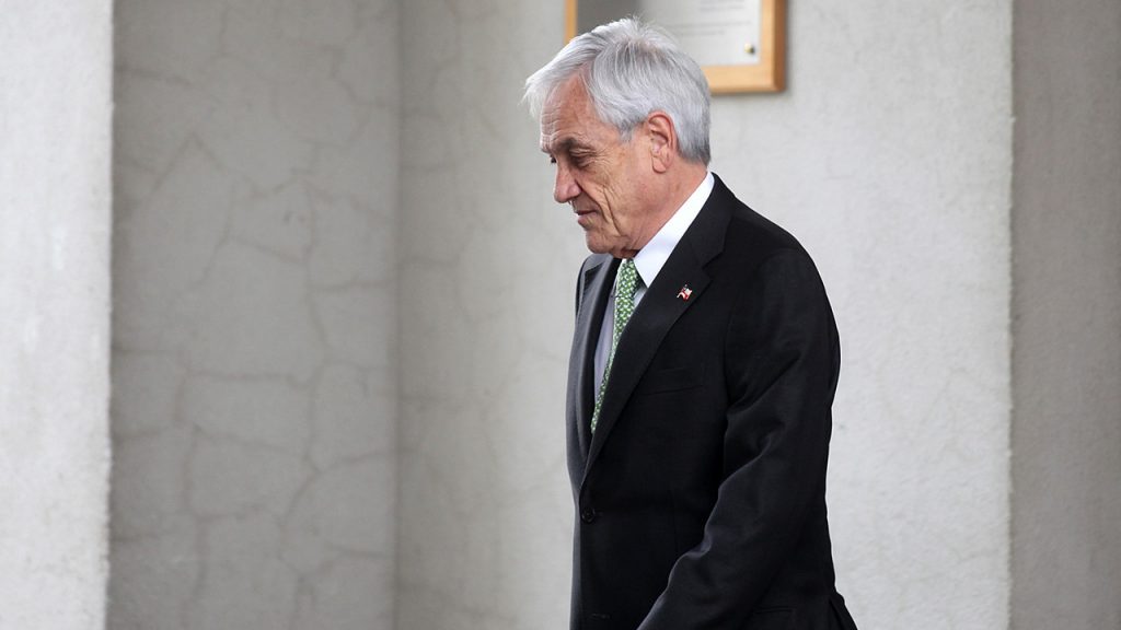 Sebastián Piñera en su regreso de vacaciones: "¿Marzo: Mes de acuerdos o de violencia?