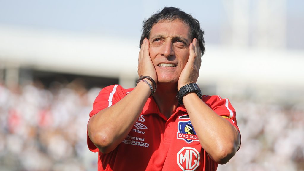 Hinchas de Sporting Cristal pidieron el regreso de Mario Salas a Perú