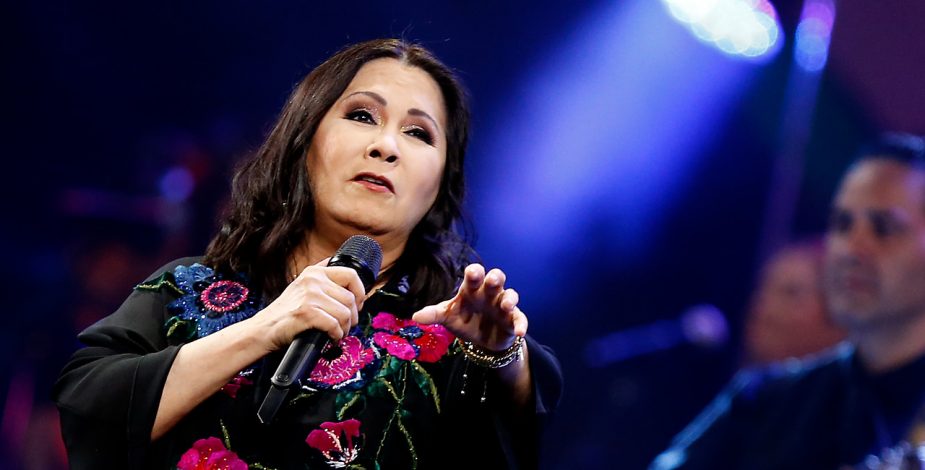 Ana Gabriel explicó las razones de presentarse sin zapatos en Viña 2020