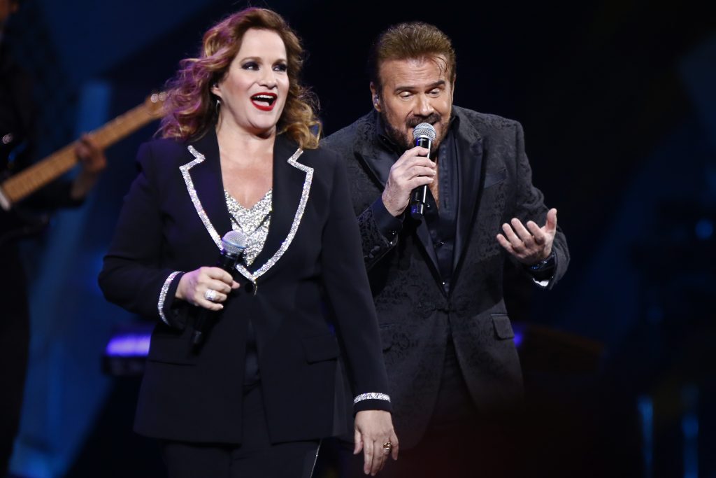 Revisa las reacciones que dejó el show de Pimpinela en Viña 2020