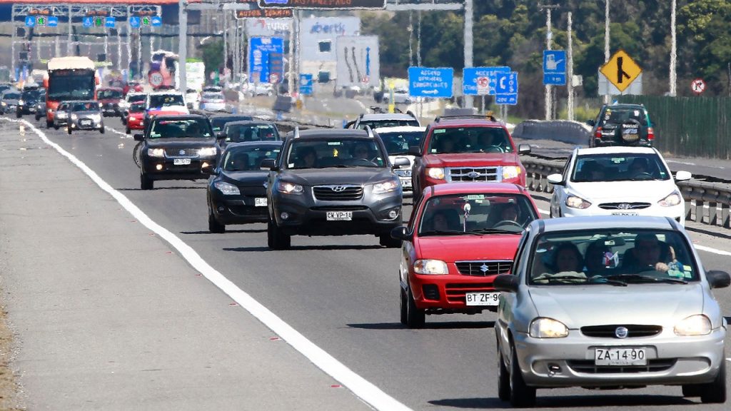 Carabineros proyectó la salida de 350 mil vehículos para este fin de semana