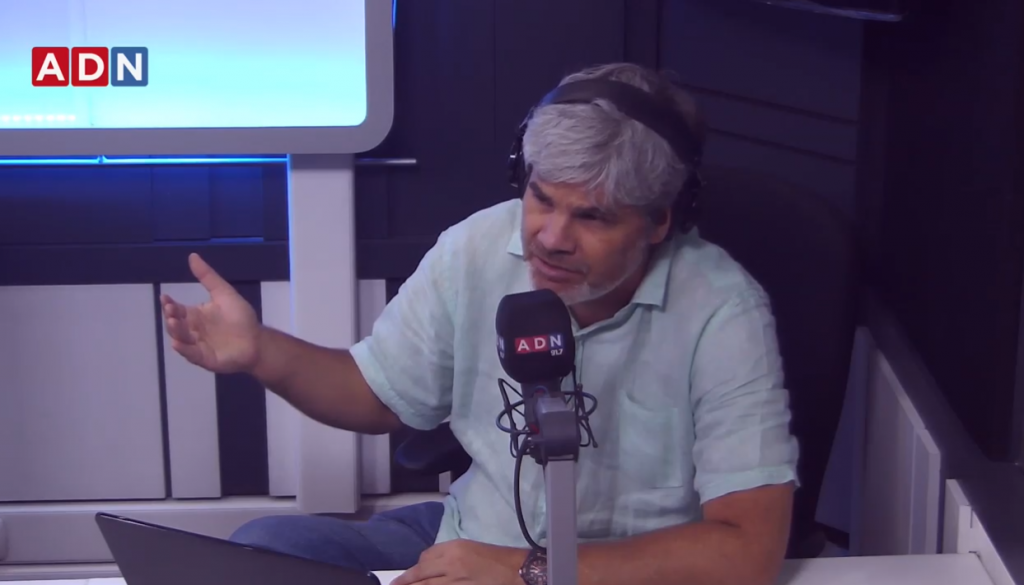 Juan Cristóbal Guarello anunció que escribe nuevo libro sobre las barras bravas