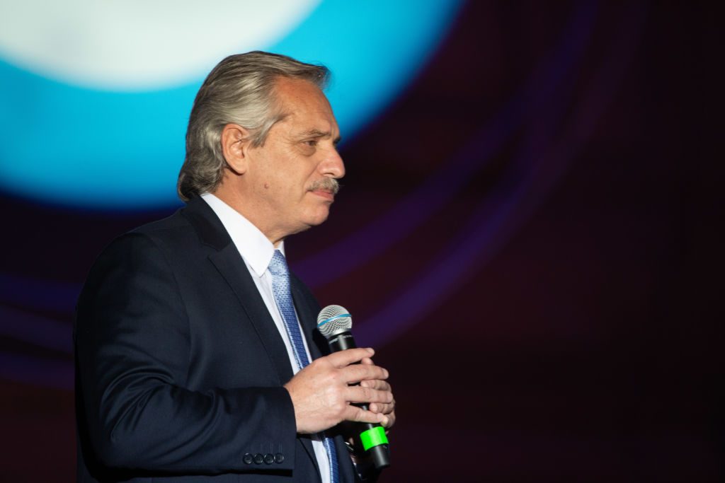 Presidente de Argentina se disculpó por solicitar "dar vuelta la página" en violaciones a DDHH
