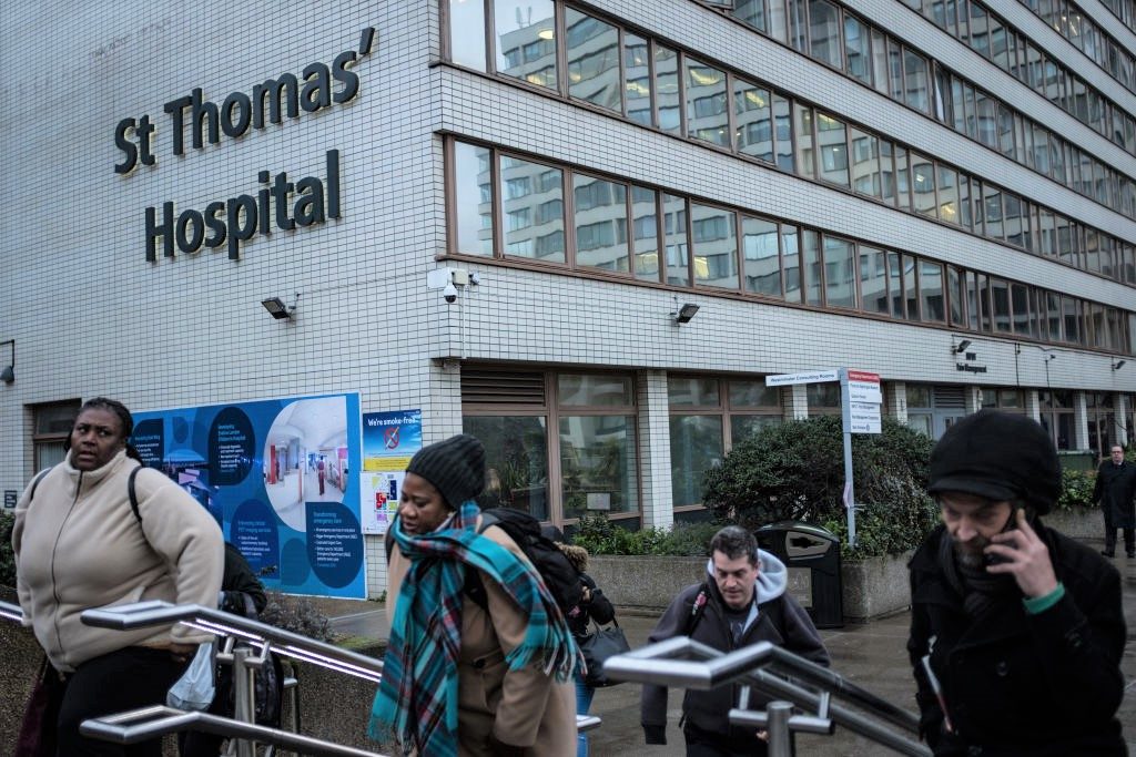 Se confirmó el primer caso de coronavirus en la capital de Inglaterra