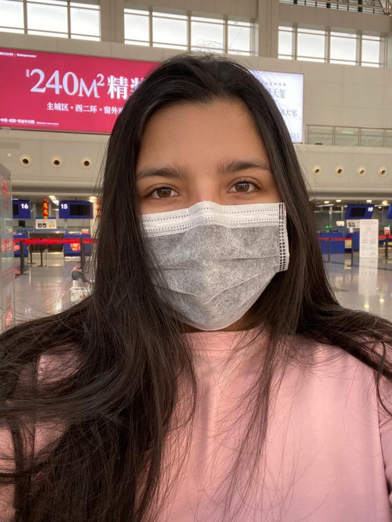 Chilena varada en China por coronavirus: No le deseo a nadie vivir lo que estoy viviendo
