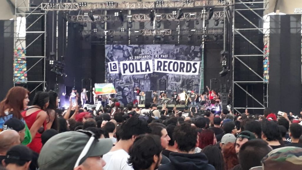 Concierto de La Polla Records fue suspendido por invasión de fans al escenario