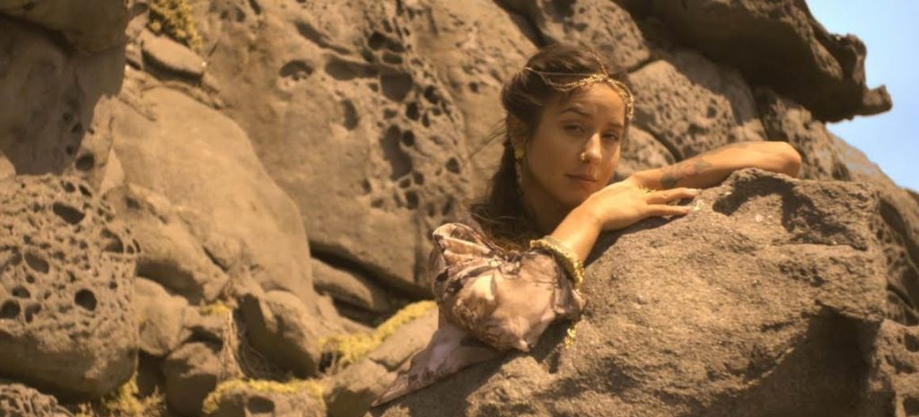 Denise Rosenthal estrenó videoclip para su nueva canción "Tiene Sabor"