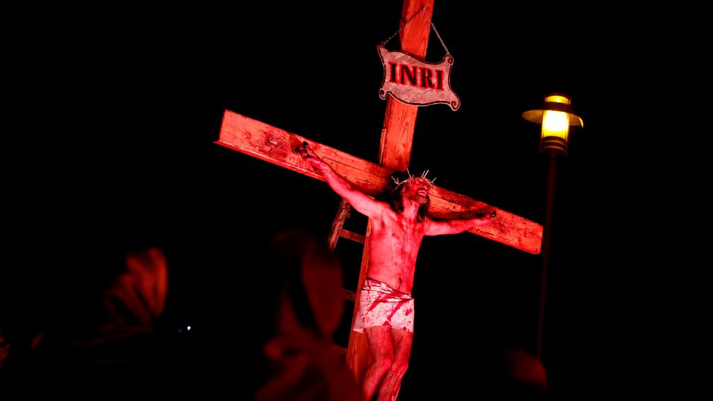Iglesia suspendió actividades de Semana Santa en Santiago y Valparaíso