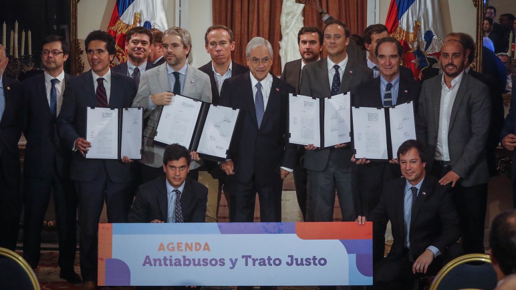 Gobierno presentó agenda "antiabusos" buscando castigar los denominados "delitos de cuello y corbata"