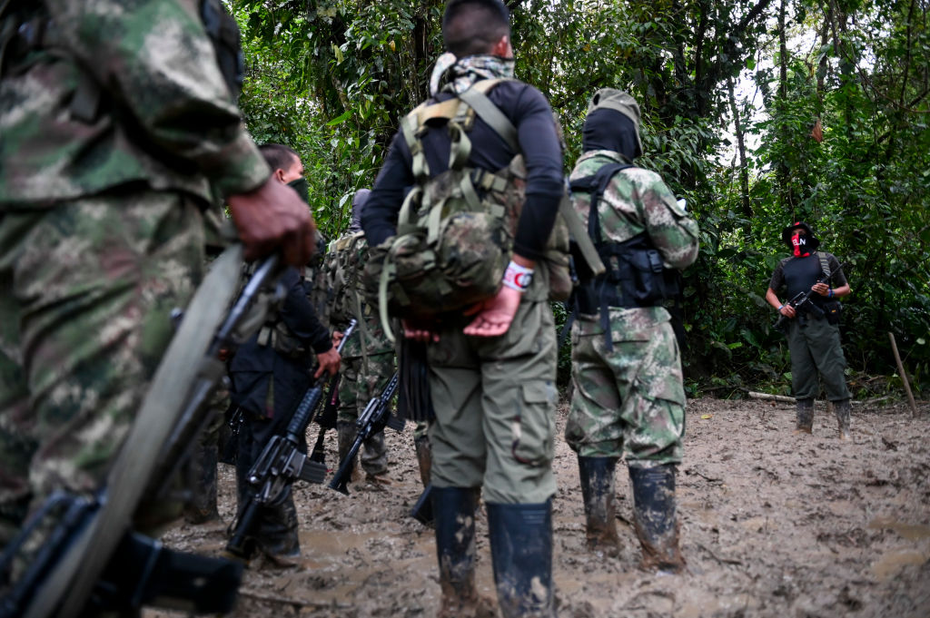 Un grupo de integrantes del Ejército de Liberación Nacional de Colombia