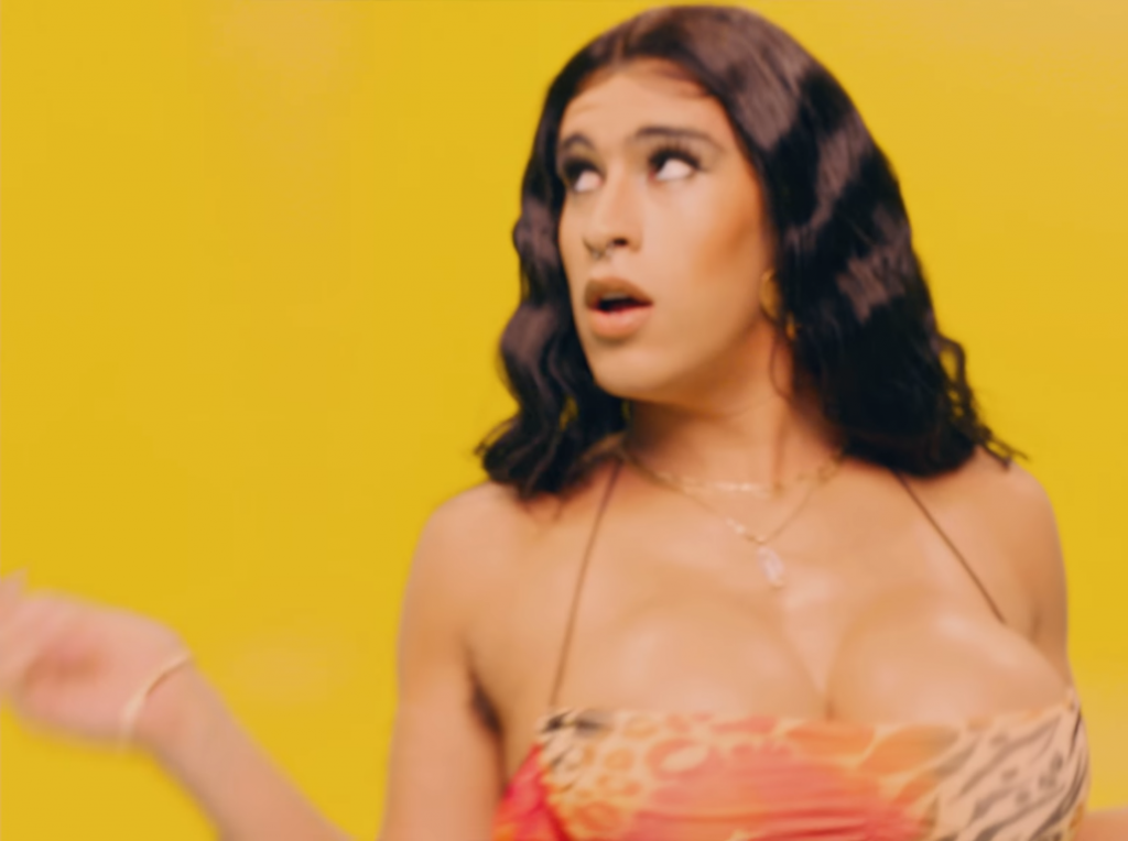 Ahora yo picheo: Bad Bunny se vistió de mujer para el videoclip de "Yo Perreo Sola"