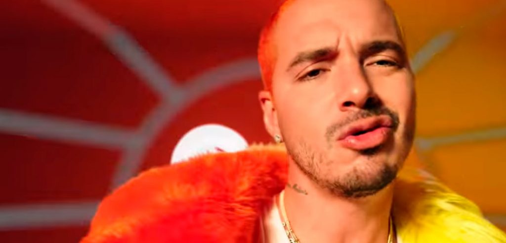 J Balvin "pidió" matrimonio en vivo y lo rechazaron