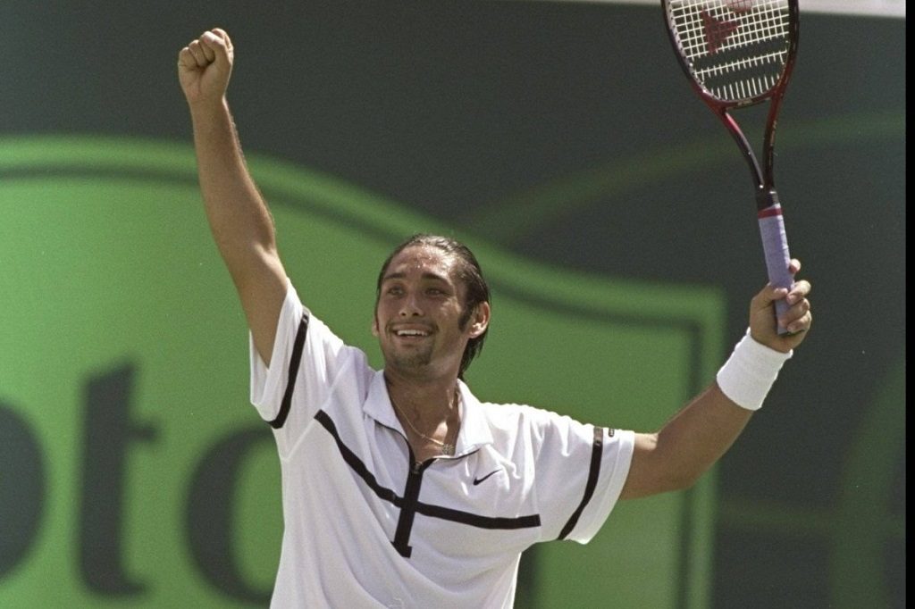 Marcelo Ríos venció a Roger Federer en la final virtual de Miami y volvió a consagrarse campeón 22 años después