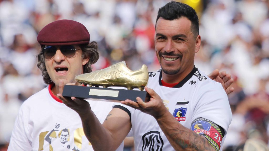 Joaquín Larrivey elogió a Esteban Paredes: "Es una especie de Palermo en el fútbol chileno"