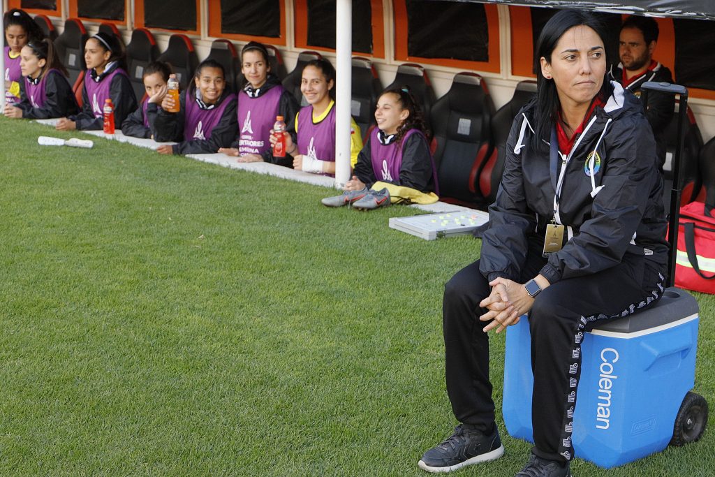 Paula Navarro: "Los recursos que se va a ahorrar la ANFP deberían destinarlos a los clubes"