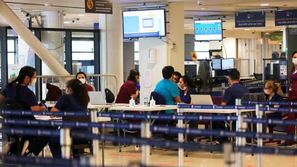 Enfermera del Hospital Clínico de la Universidad de Chile creó canción para apoyar a sus colegas