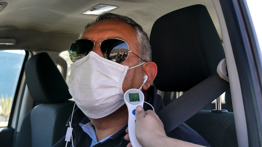 Presidente de Sociedad Chilena de Oftalmología explicó vinculación de los ojos con el coronavirus