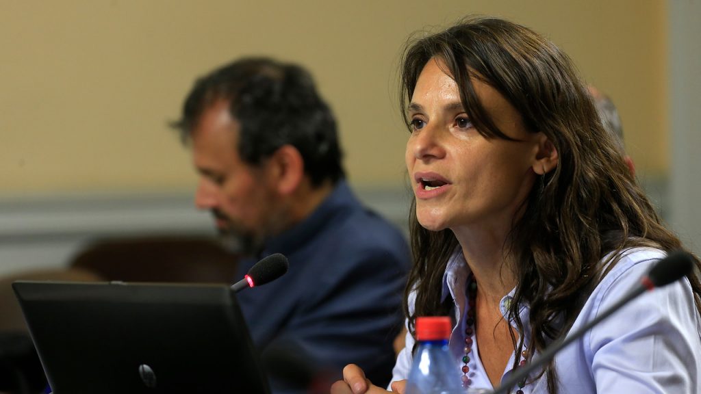 Economista: Tenemos que conseguir que las personas se queden en sus casas, sabiendo que a la vuelta de todo esto su empleo va estar ahí todavía
