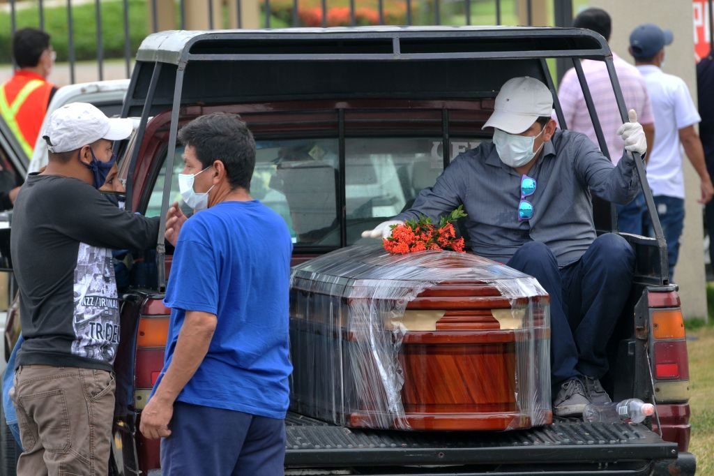 Ecuador acumula 25.519 fallecimientos inusuales en los cinco meses de la pandemia