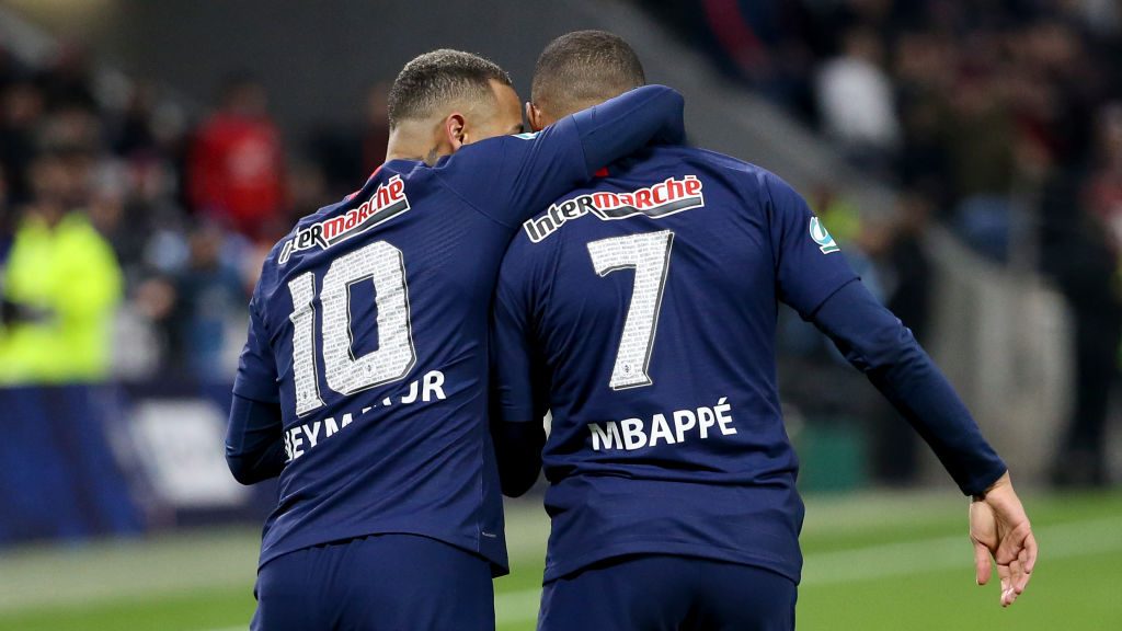 Mbappé y Neymar se bajan el sueldo a la mitad