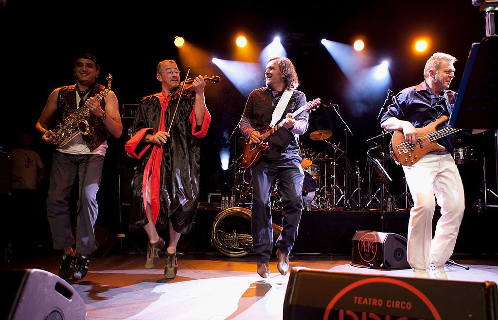 Emir Kusturica and the No Smoking Orchestra, Jil Jilala, Busi Mhlongo y más en MundoVivo