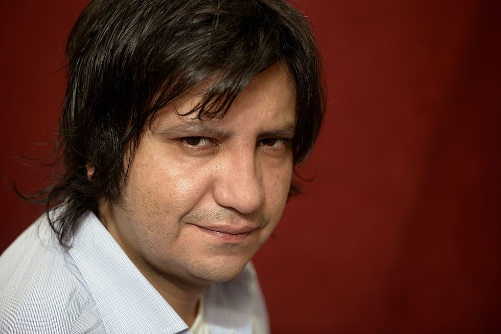 Alejandro Zambra estará disponible para tips de escritura para "Santiago en 100 Palabras"