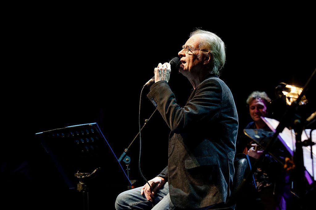 Falleció el reconocido cantautor español Luis Eduardo Aute