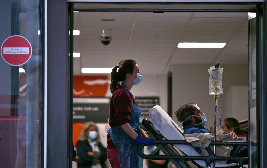 Importante hospital de Londres cerca de quedarse sin reserva de oxígeno por el coronavirus