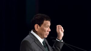 Presidente de Filipinas ordenó disparar a quienes infrinjan la cuarentena del Covid-19