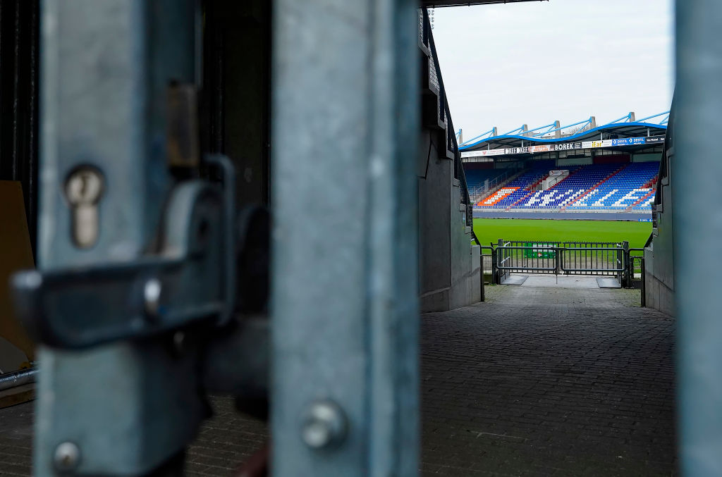 El cierre del Estadio Koning Willem II a causa de la crisis del Covid-19 en Holanda