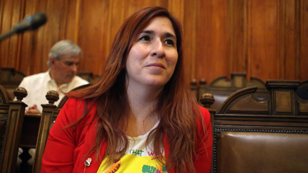 Frente Amplio calificó como "burla" acuerdo entre Gobierno e isapres para frenar alza de planes