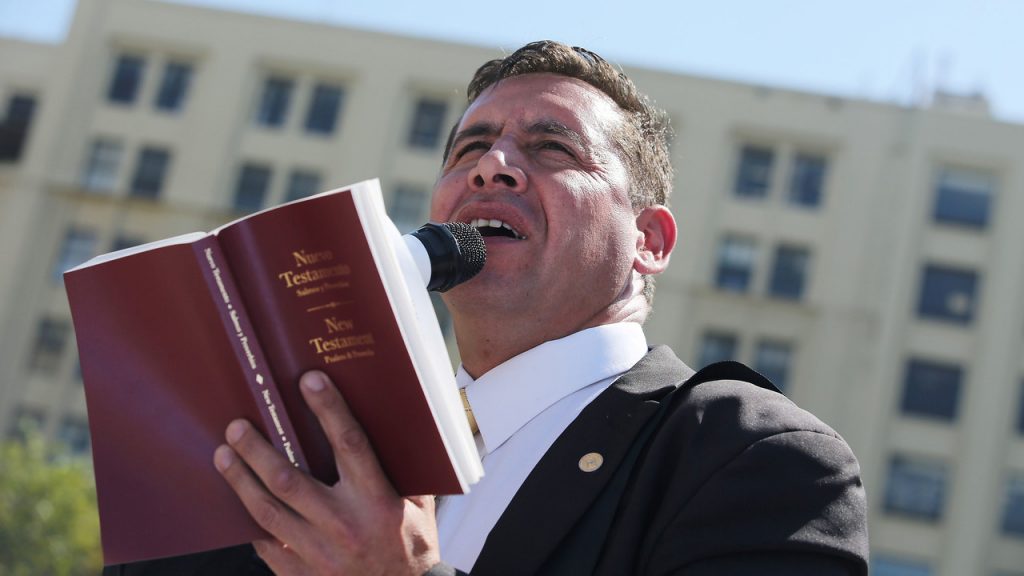 "Pastor" Soto llamó a líderes evangélicos a "no quedarse en sus casas" y salir a predicar