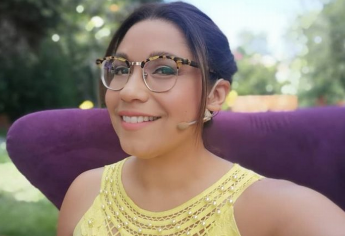 Ale Valle se sumó a desafío viral y desclasificó fotografía de su juventud