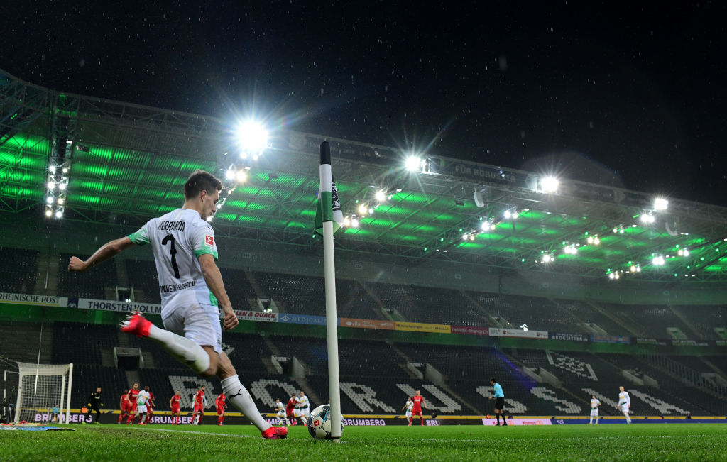 Un partido de Bundesliga antes de la suspensión por el Covid-19