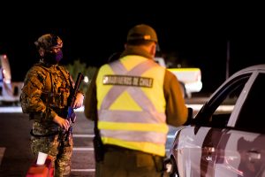 Carabineros reportó importante alza en cantidad de personas detenidas por no respetar toque de queda