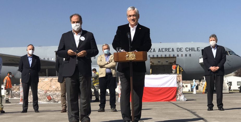 Sebastián Piñera recibió la donación de 117 nuevos ventiladores mecánicos por parte de la CPC