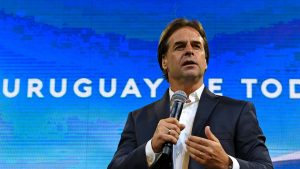 Presidente de Uruguay inicia cuarentena tras contacto con contagiada de Covid-19